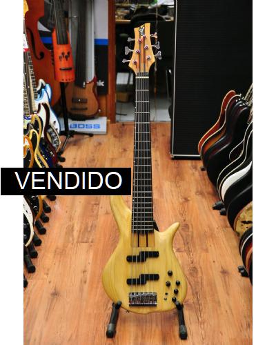 F Bass 6 string Natural